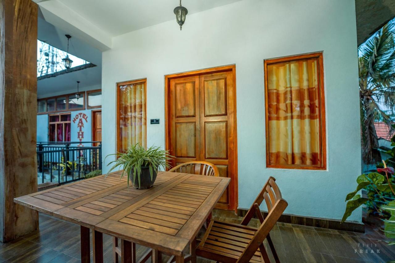 Hotel Athina & Restaurant Chilaw Bagian luar foto