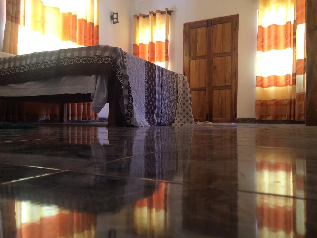 Hotel Athina & Restaurant Chilaw Bagian luar foto