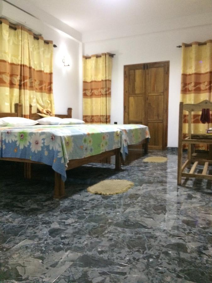 Hotel Athina & Restaurant Chilaw Bagian luar foto