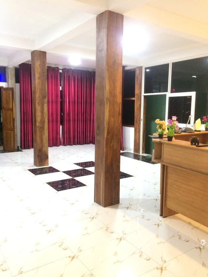 Hotel Athina & Restaurant Chilaw Bagian luar foto