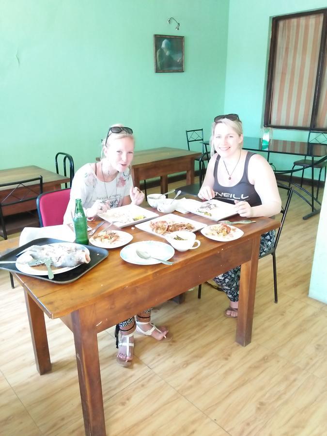 Hotel Athina & Restaurant Chilaw Bagian luar foto